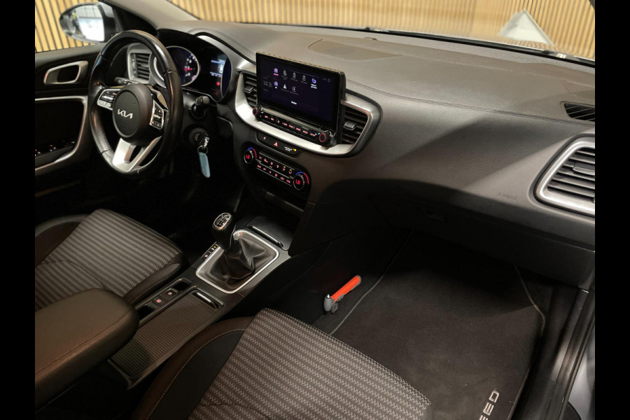 Kia Ceed Sportswagon 1.5 T-GDi DynamicLine|160PK|TREKHAAK|ANDROID/APPLE CARPLAY|CAMERA|CRUISE|CLIMATE|NAVI|NL-AUTO|NAP|INCL.BTW|