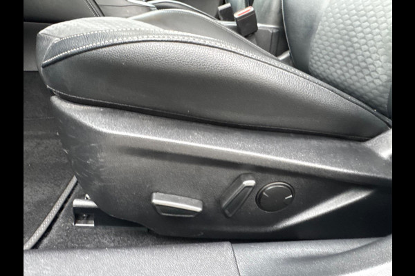 Ford FOCUS Wagon 1.0 EcoBoost Hybrid Titanium X Business | Pano | Stuurverwarming | digitale cockpit