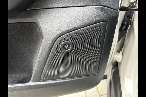 Ford FOCUS Wagon 1.0 EcoBoost Hybrid Titanium X Business | Pano | Stuurverwarming | digitale cockpit