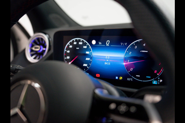 Mercedes-Benz GLA GLA 180 AMG Line | NIGHT | Pano | Memory