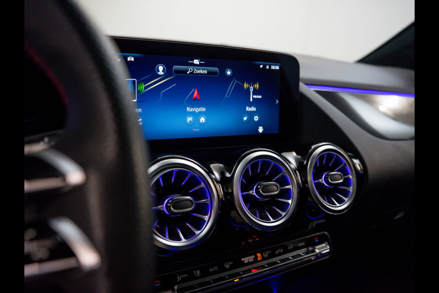 Mercedes-Benz GLA GLA 180 AMG Line | NIGHT | Pano | Memory