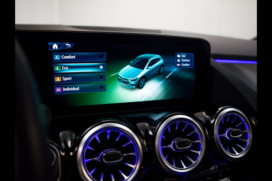 Mercedes-Benz GLA GLA 180 AMG Line | NIGHT | Pano | Memory