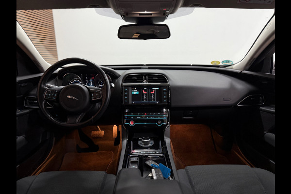 Jaguar XE 2.0 D Pure Pro Edition Automaat | Navigatie | Meridian | Bluetooth | Parkeersensoren | Keyless