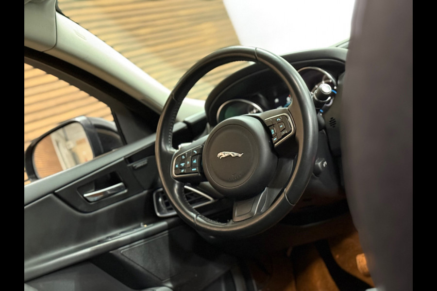 Jaguar XE 2.0 D Pure Pro Edition Automaat | Navigatie | Meridian | Bluetooth | Parkeersensoren | Keyless