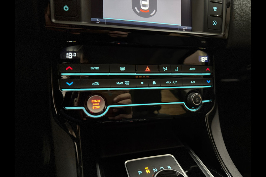 Jaguar XE 2.0 D Pure Pro Edition Automaat | Navigatie | Meridian | Bluetooth | Parkeersensoren | Keyless