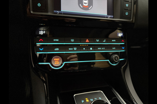 Jaguar XE 2.0 D Pure Pro Edition Automaat | Navigatie | Meridian | Bluetooth | Parkeersensoren | Keyless