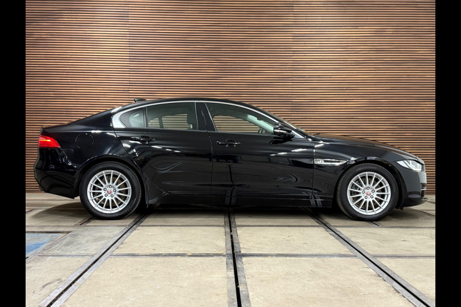 Jaguar XE 2.0 D Pure Pro Edition Automaat | Navigatie | Meridian | Bluetooth | Parkeersensoren | Keyless