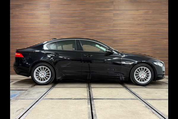 Jaguar XE 2.0 D Pure Pro Edition Automaat | Navigatie | Meridian | Bluetooth | Parkeersensoren | Keyless