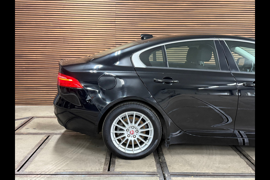 Jaguar XE 2.0 D Pure Pro Edition Automaat | Navigatie | Meridian | Bluetooth | Parkeersensoren | Keyless