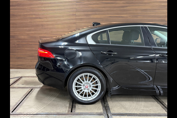 Jaguar XE 2.0 D Pure Pro Edition Automaat | Navigatie | Meridian | Bluetooth | Parkeersensoren | Keyless