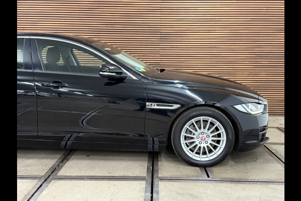 Jaguar XE 2.0 D Pure Pro Edition Automaat | Navigatie | Meridian | Bluetooth | Parkeersensoren | Keyless