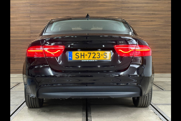 Jaguar XE 2.0 D Pure Pro Edition Automaat | Navigatie | Meridian | Bluetooth | Parkeersensoren | Keyless
