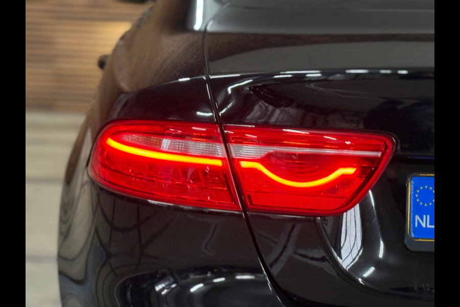Jaguar XE 2.0 D Pure Pro Edition Automaat | Navigatie | Meridian | Bluetooth | Parkeersensoren | Keyless