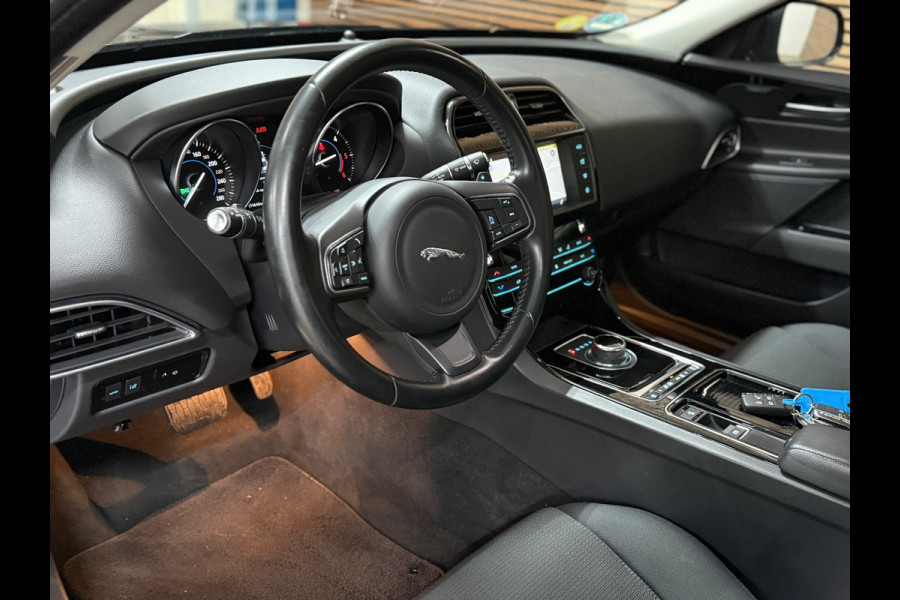 Jaguar XE 2.0 D Pure Pro Edition Automaat | Navigatie | Meridian | Bluetooth | Parkeersensoren | Keyless