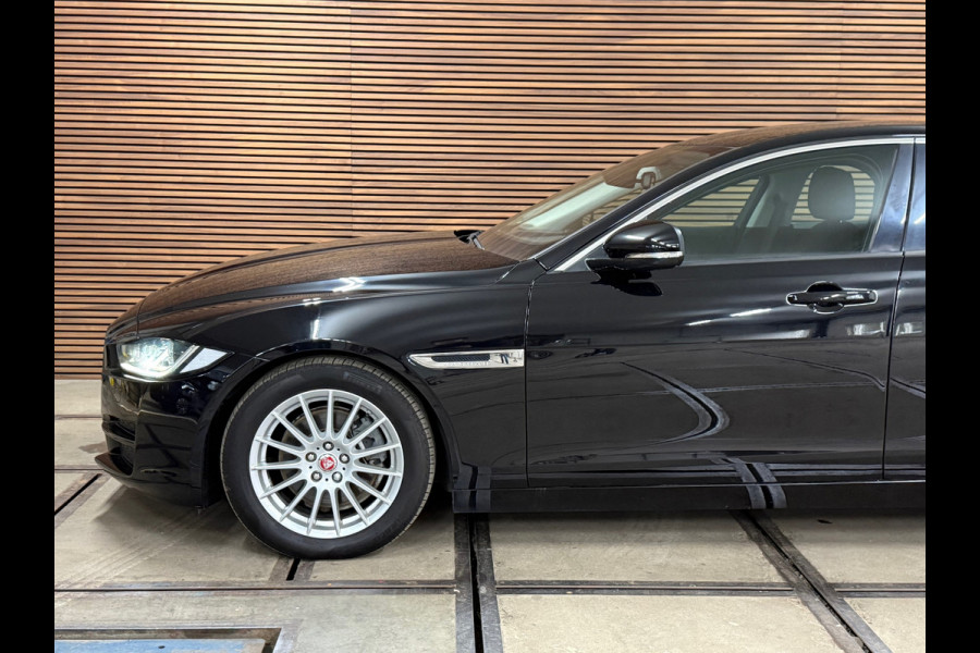 Jaguar XE 2.0 D Pure Pro Edition Automaat | Navigatie | Meridian | Bluetooth | Parkeersensoren | Keyless