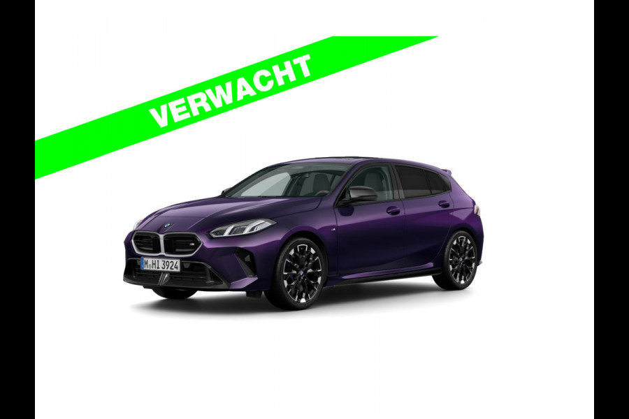 BMW 1-serie M135 xDrive - Pano - Driving Ass - Harman Kardon - Camera
