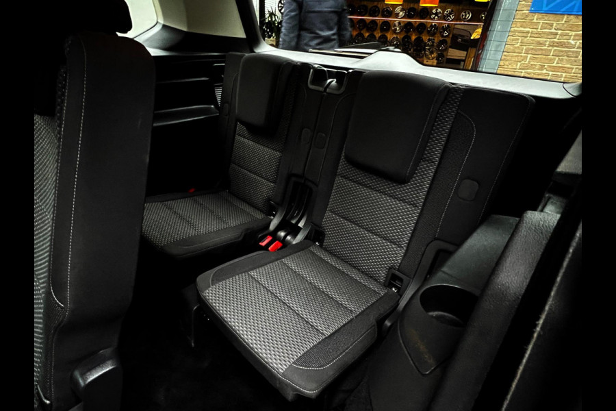 Volkswagen Touran 1.5 TSI Highline 7p Carplay_Trekhaak_ACC_Front assist