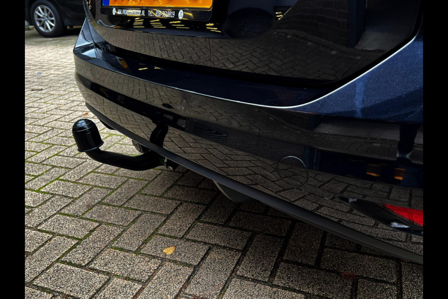 Volkswagen Touran 1.5 TSI Highline 7p Carplay_Trekhaak_ACC_Front assist