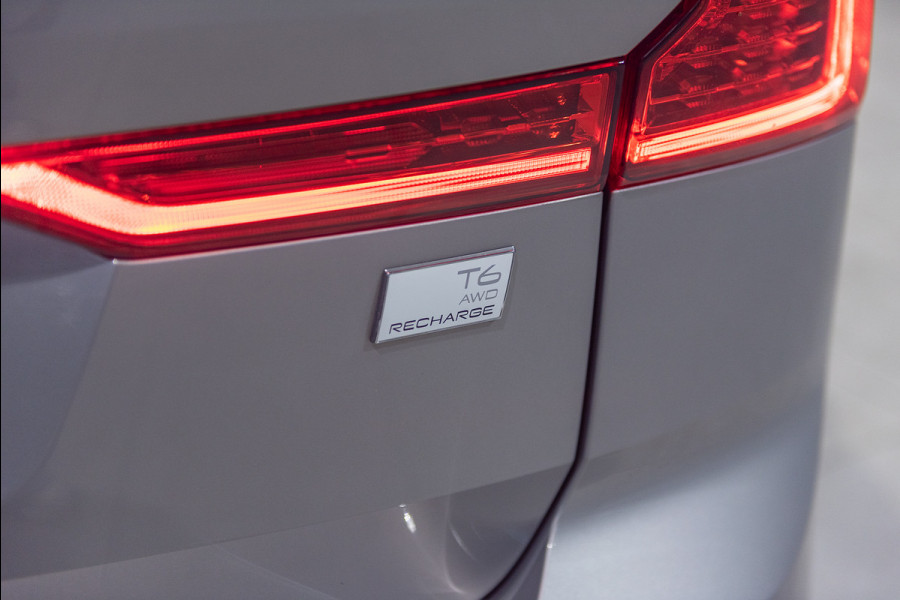 Volvo XC60 T6 Aut. LongRange Inscription Leder Parkeercamera CruiseControl 350pk