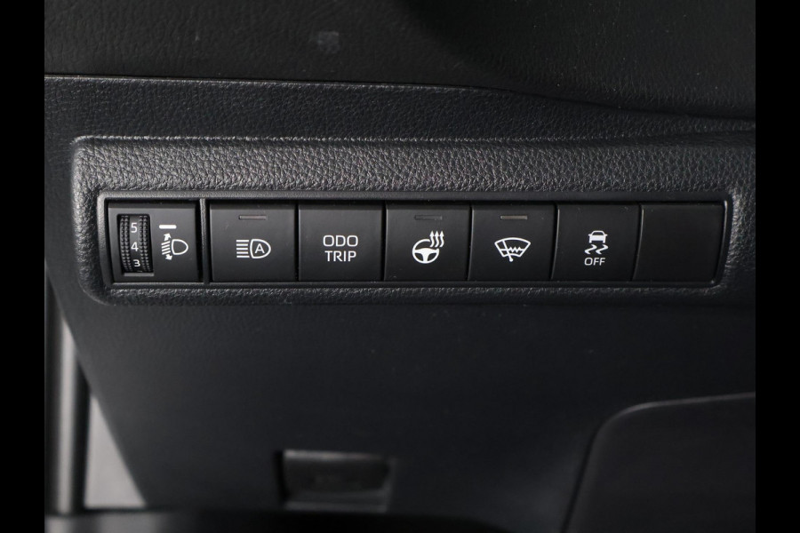 Toyota Corolla Touring Sports Hybrid 140 Business | Stuur-/Stoelverwarming | Parkeersensoren | Apple Carplay & AndriodAUTO | Navigatie