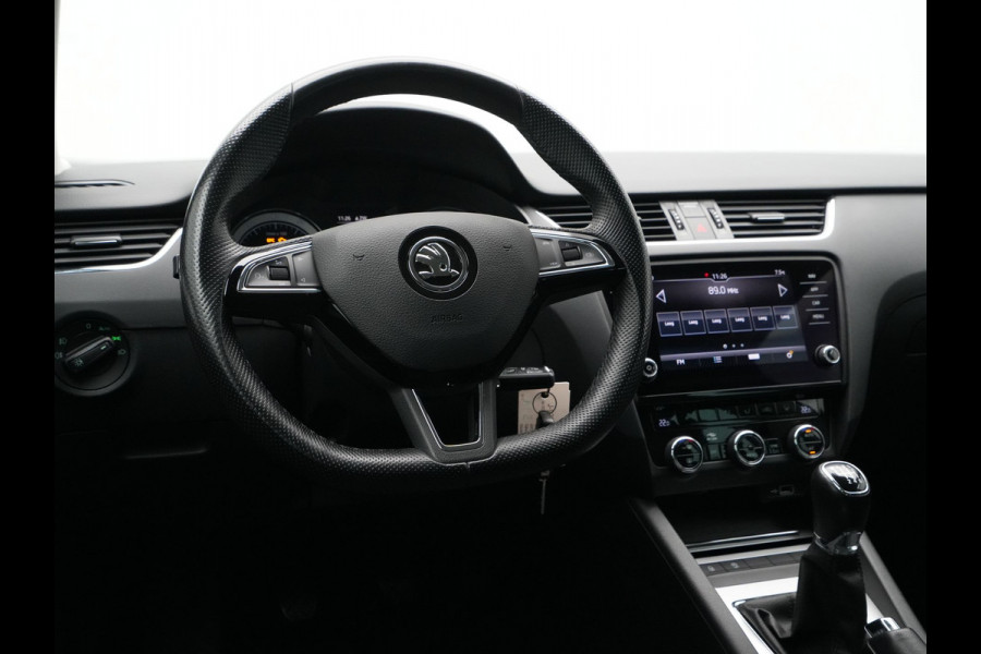 Škoda Octavia Combi 1.0 TSI 115pk Greentech Business Edition Navigatie Stoelverwarming Clima Carplay Argon