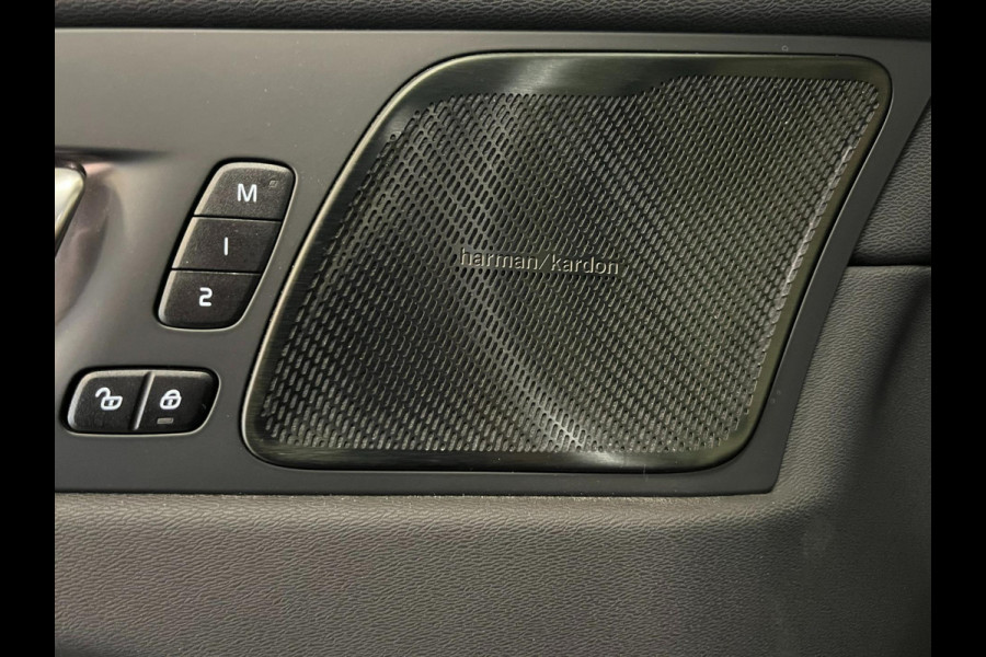Volvo XC60 2.0 T8 Plug-in Hybrid AWD / Pano / BTW / Trekhaak