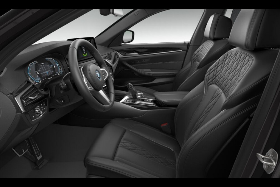 BMW 5 Serie 530e M-Sport - Individual ''Crystal Casserit Black'' - Dak - Head-Up