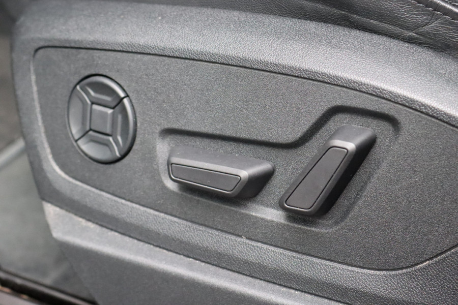 Audi e-tron Sportback 50 quattro S edition 71 kWh | Luchtvering | Panoramadak | Adaptieve Cruise Control | Camera | Memory | Matrix-LED | Stoelverwarming | Keyless Entry | Audi Sound System |