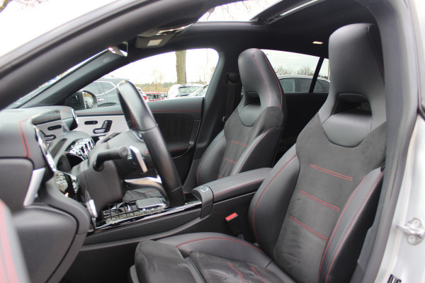 Mercedes-Benz CLA-Klasse Shooting Brake 200 Business Solution AMG / Trekhaak / Panoramadak / Camera / Memory seats / Keyless / 18'' / Sfeerverlichting / Matrix LED / Navigatie / Stoelverwarming / Cruise Control