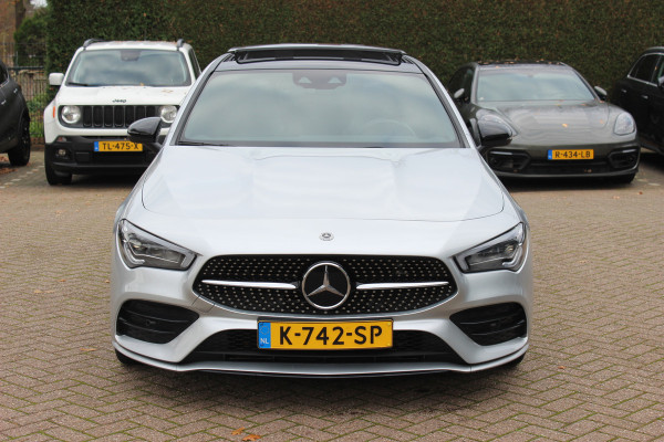 Mercedes-Benz CLA-Klasse Shooting Brake 200 Business Solution AMG / Trekhaak / Panoramadak / Camera / Memory seats / Keyless / 18'' / Sfeerverlichting / Matrix LED / Navigatie / Stoelverwarming / Cruise Control