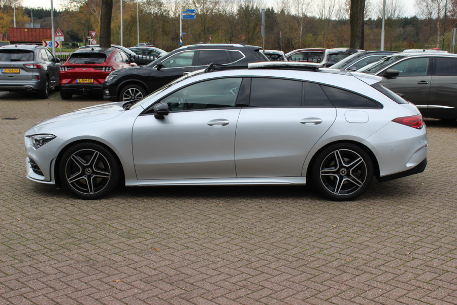 Mercedes-Benz CLA-Klasse Shooting Brake 200 Business Solution AMG / Trekhaak / Panoramadak / Camera / Memory seats / Keyless / 18'' / Sfeerverlichting / Matrix LED / Navigatie / Stoelverwarming / Cruise Control