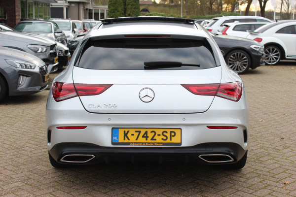 Mercedes-Benz CLA-Klasse Shooting Brake 200 Business Solution AMG / Trekhaak / Panoramadak / Camera / Memory seats / Keyless / 18'' / Sfeerverlichting / Matrix LED / Navigatie / Stoelverwarming / Cruise Control