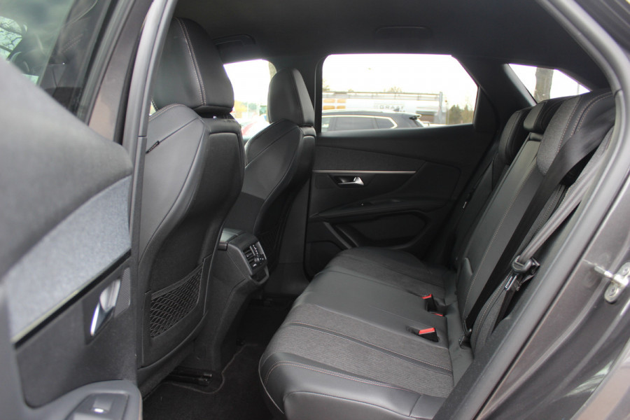 Peugeot 3008 1.2 PureTech GT Line Avantage / Trekhaak / Camera / Navigatie / 19'' / Half leder / CarPlay / Keyless / Cruise Control