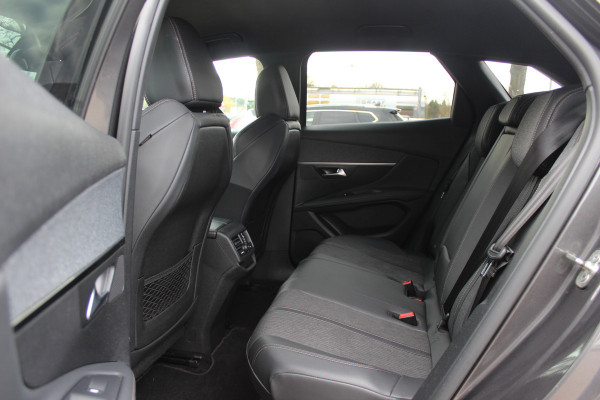 Peugeot 3008 1.2 PureTech GT Line Avantage / Trekhaak / Camera / Navigatie / 19'' / Half leder / CarPlay / Keyless / Cruise Control