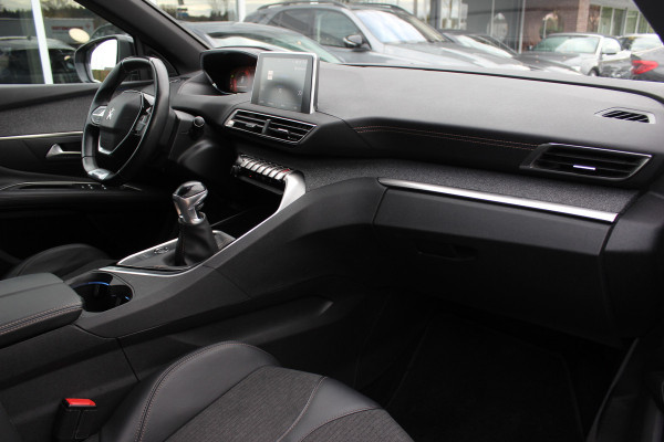Peugeot 3008 1.2 PureTech GT Line Avantage / Trekhaak / Camera / Navigatie / 19'' / Half leder / CarPlay / Keyless / Cruise Control