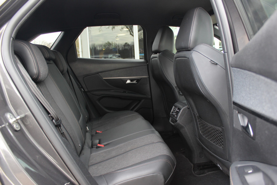 Peugeot 3008 1.2 PureTech GT Line Avantage / Trekhaak / Camera / Navigatie / 19'' / Half leder / CarPlay / Keyless / Cruise Control