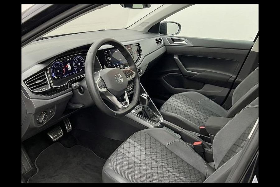 Volkswagen Taigo 1.0 TSI R-Line 110PK DSG | Navigatie | Digitaal dashboard | Parkeercamera