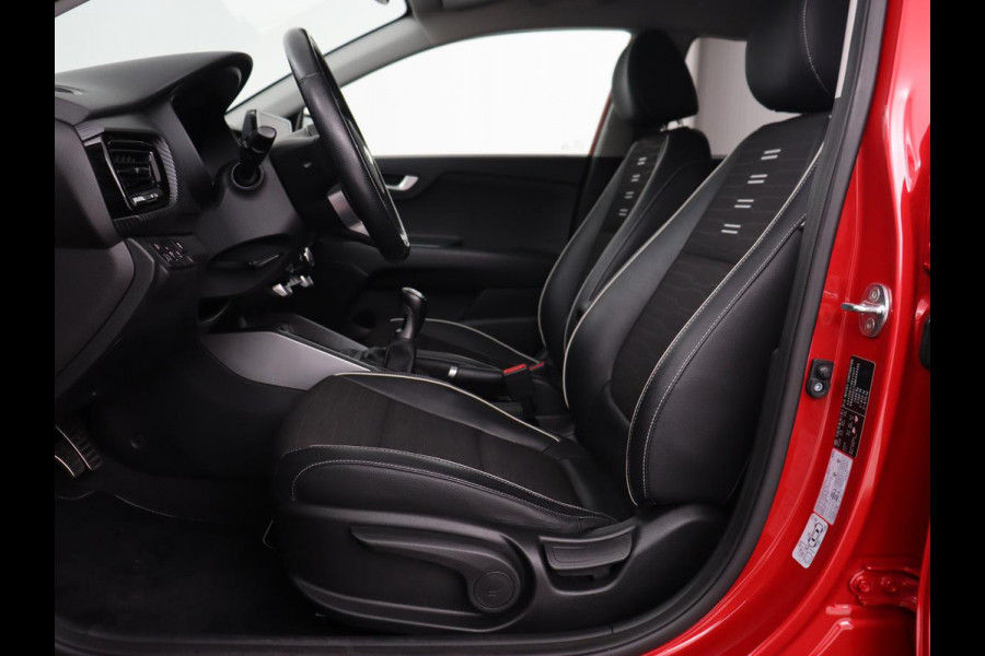 Kia Stonic 1.0 T-GDi MHEV GT-Line | 38.500km NAP | Stoelverwarming | Camera | Carplay | Adaptive cruise | Half leder | Stuurverwarming | Navigatie | Full LED | Keyless | Parkeerhulp | Climate control