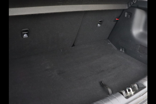 Kia Stonic 1.0 T-GDi MHEV GT-Line | 38.500km NAP | Stoelverwarming | Camera | Carplay | Adaptive cruise | Half leder | Stuurverwarming | Navigatie | Full LED | Keyless | Parkeerhulp | Climate control