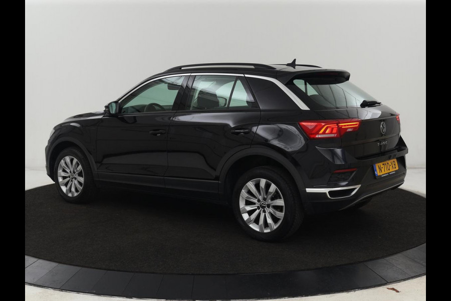 Volkswagen T-Roc 1.0 TSI Style | Camera | Carplay | Climate control | Full LED | Navigatie | Adaptive cruise | Parkeerhulp | 18'' | Bluetooth