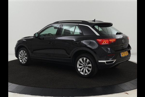 Volkswagen T-Roc 1.0 TSI Style | Camera | Carplay | Climate control | Full LED | Navigatie | Adaptive cruise | Parkeerhulp | 18'' | Bluetooth