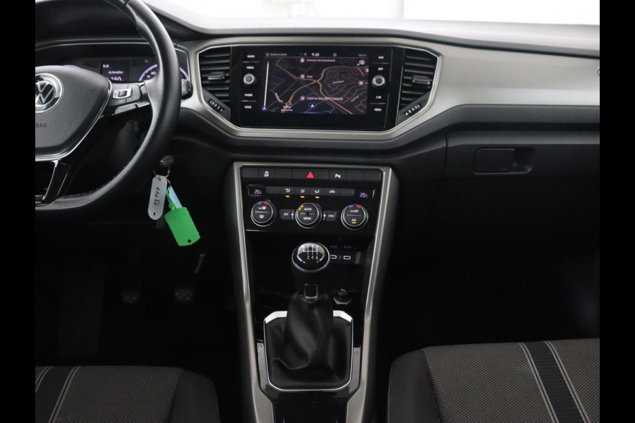 Volkswagen T-Roc 1.0 TSI Style | Camera | Carplay | Climate control | Full LED | Navigatie | Adaptive cruise | Parkeerhulp | 18'' | Bluetooth