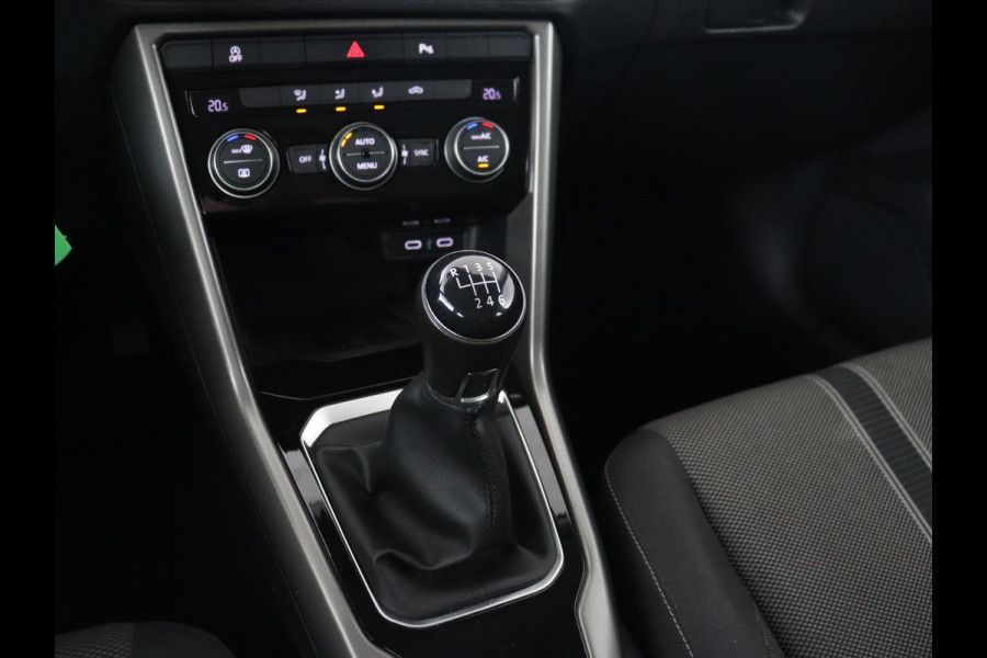 Volkswagen T-Roc 1.0 TSI Style | Camera | Carplay | Climate control | Full LED | Navigatie | Adaptive cruise | Parkeerhulp | 18'' | Bluetooth