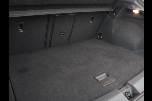 Volkswagen T-Roc 1.0 TSI Style | Camera | Carplay | Climate control | Full LED | Navigatie | Adaptive cruise | Parkeerhulp | 18'' | Bluetooth