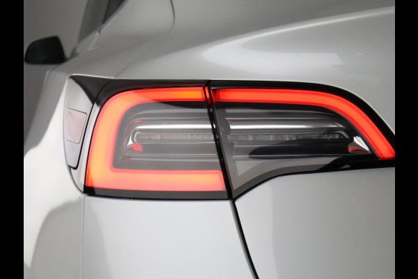 Tesla Model 3 Standard RWD Plus 60 kWh + FSD systeem | Navigatie | Panoramadak |
