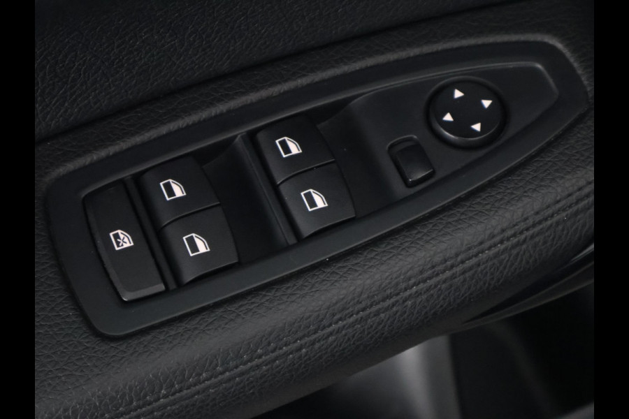 BMW 1-serie 118d High Executive Automaat | Navigatie | Leder | Stoelverwarming |