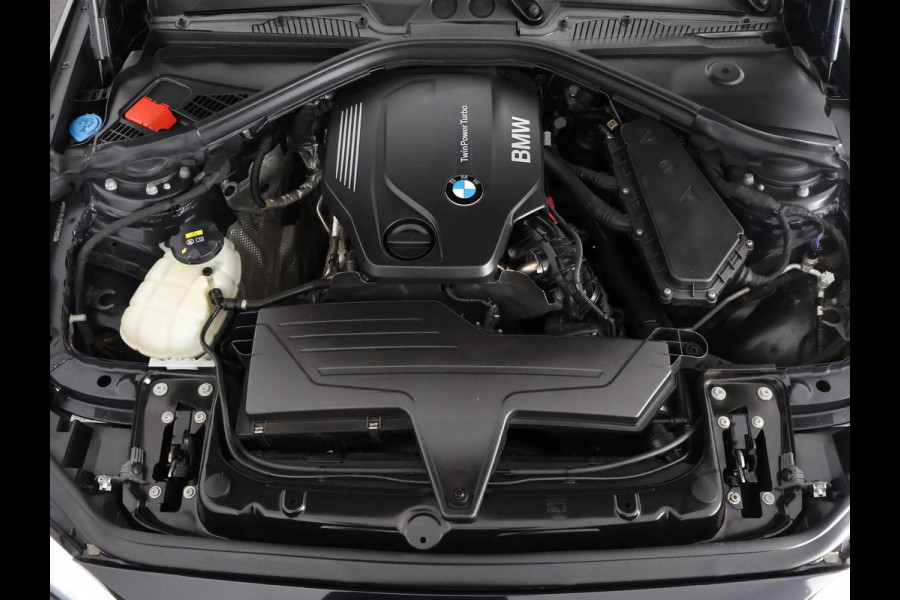 BMW 1-serie 118d High Executive Automaat | Navigatie | Leder | Stoelverwarming |