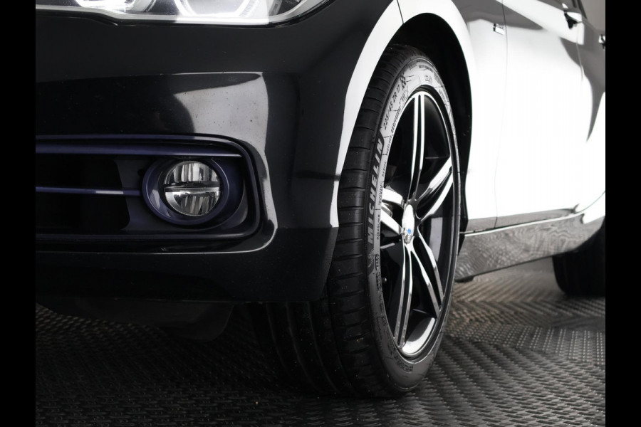 BMW 1-serie 118d High Executive Automaat | Navigatie | Leder | Stoelverwarming |