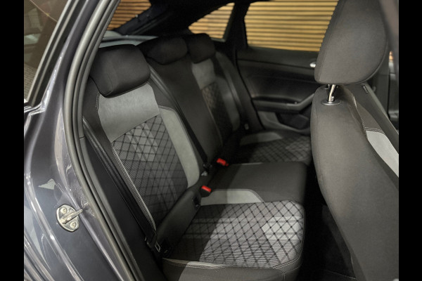 Volkswagen Taigo 1.0 TSI R-Line | Adaptive Cruise | IQ.Light | Navigatie | 18' inch | Camera | Virtual Cockpit | DAB