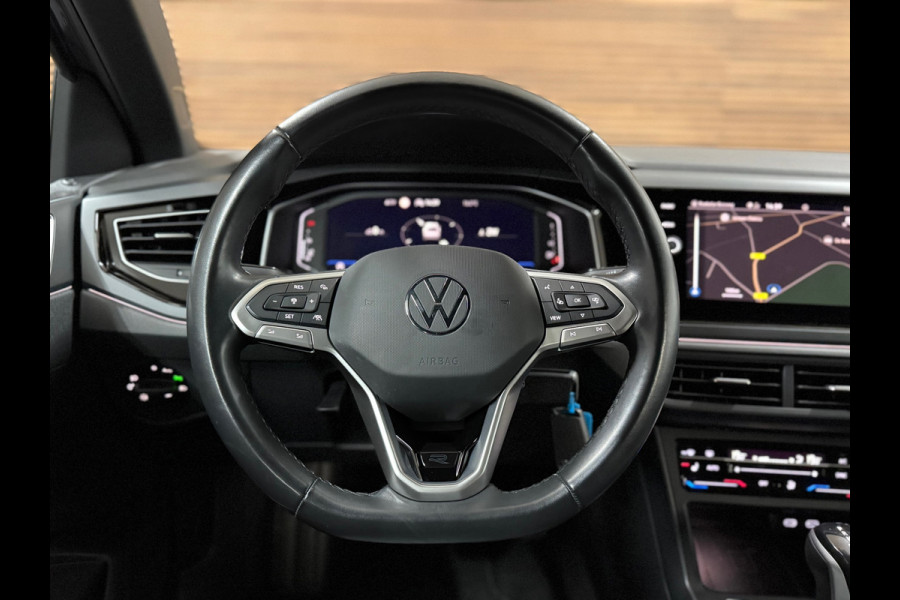 Volkswagen Taigo 1.0 TSI R-Line | Adaptive Cruise | IQ.Light | Navigatie | 18' inch | Camera | Virtual Cockpit | DAB